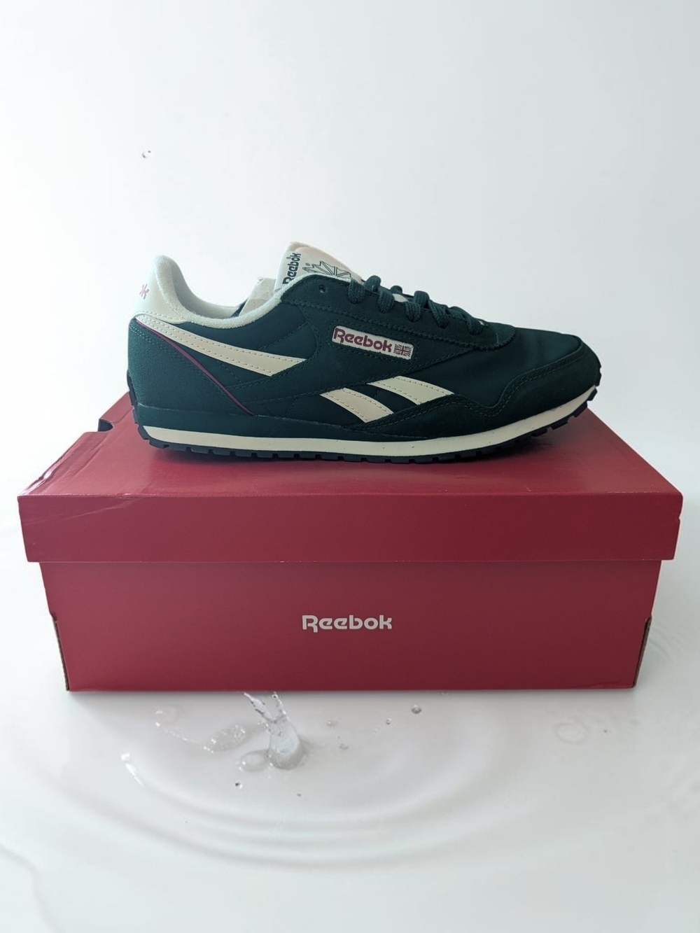 Reebok Classic AZ Women's Size 9.5 Running Shoe Hunter Green Suede Retro Sneaker